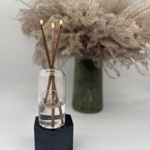 Aura flame - moderni aliejinė žvakė